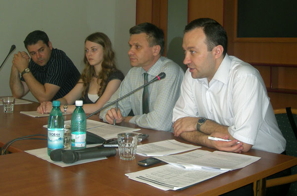 Masa rotundă “Dezbateri asupra Raportului Euromonitor nr. 18, perioada septembrie 2009 – iunie 2010”