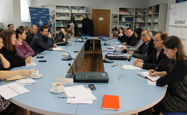 Eficienţa utilizării banilor din Fondul Rutier discutată cu jurnaliştii