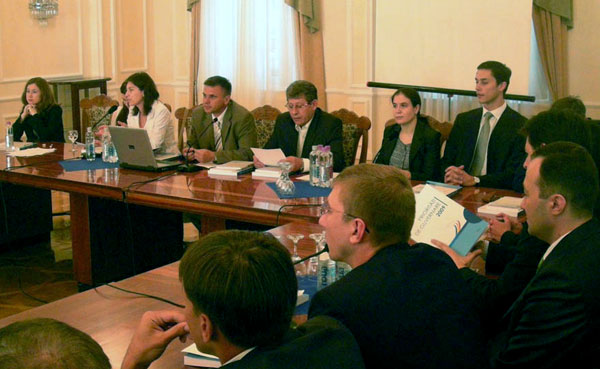 Lansarea culegerii de studii "Prioriti de guvernare 2009"