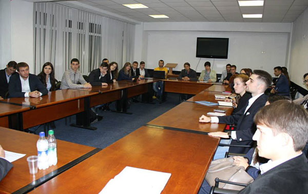 Lansarea Şcolii Tânărului Lider Politic, ediţia XIII