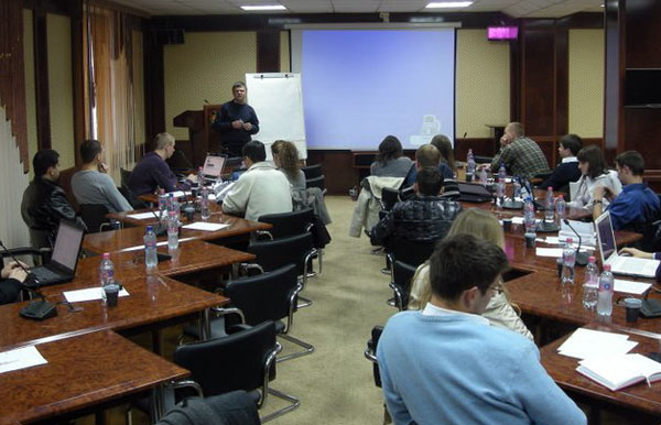 Masa rotundă “Tinerii lideri pentru consens naţional”