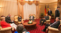 Liderii partidelor parlamentare s-au întîlnit cu Angela Merkel